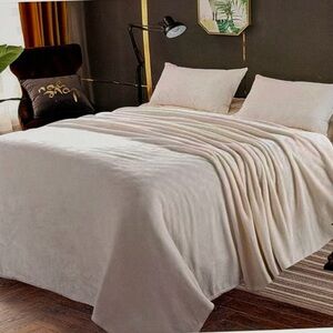 Brand New white super soft king size flannel blanket thick cozy